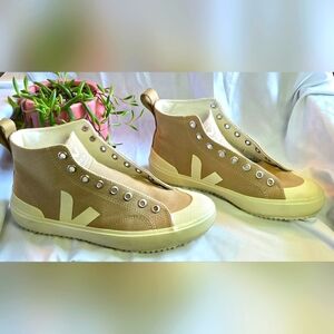 VEJA NOVA HIGH TOP CANVAS TENT PIERRE SHOES Size Men's 6 Or Women's 8 Pre-owned